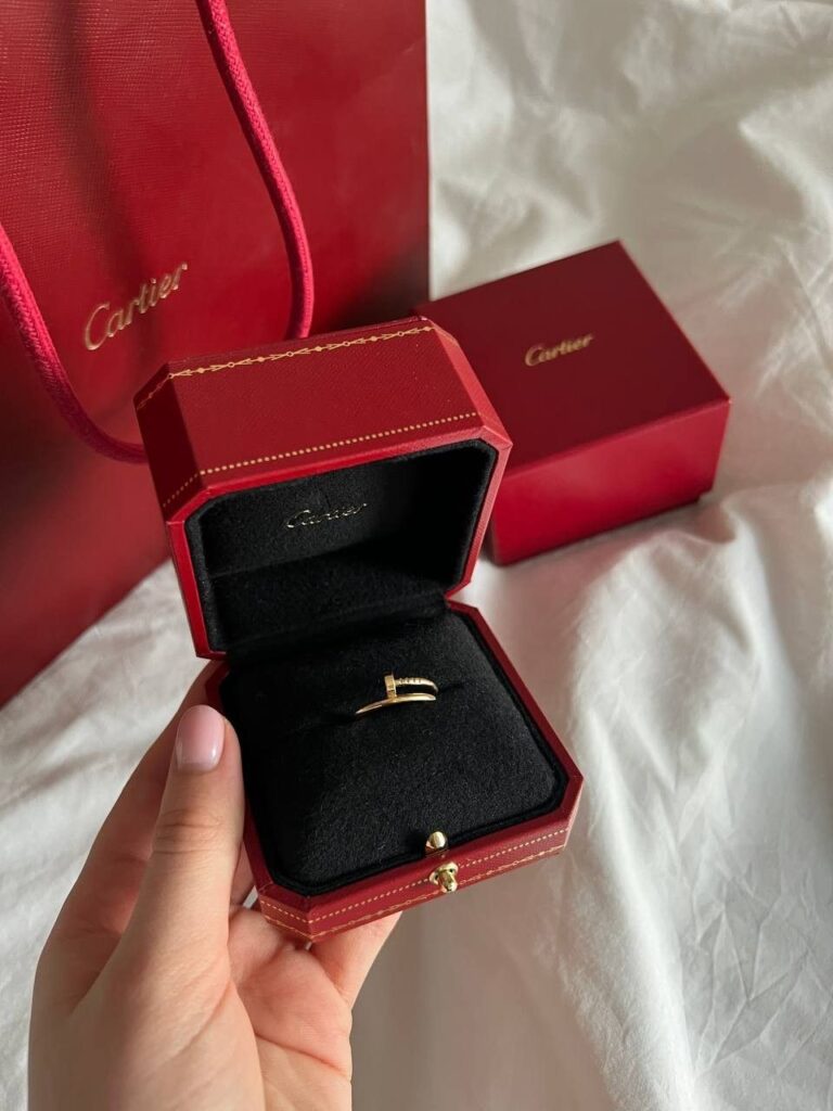 Loive ring image bag and box